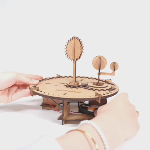 Ahşap Çarklı Güneş-Dünya-Ay-Uydu Modeli Hareketli (Motorlu)| Kendin Yap Ahşap Oyuncak | STEM-A Eğitim Seti | Çarklı Yörünge Sistemi